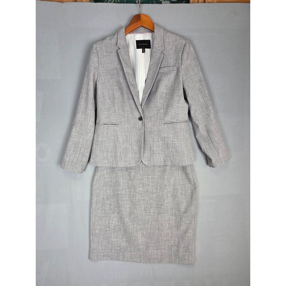 Banana Republic Light Gray Washable Women's Skirt Suit Size 12 Petite Office